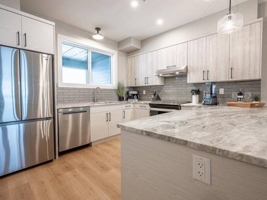 Big White 3 Bedroom Accommodation - Grizzly Ridge Trail - #4661