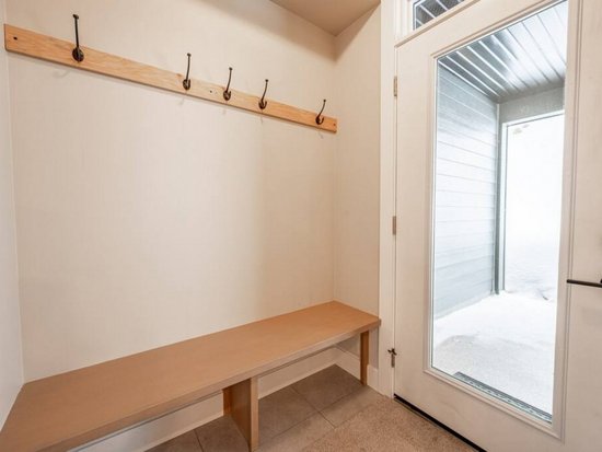 Big White 3 Bedroom Accommodation - Grizzly Ridge Trail - #4661