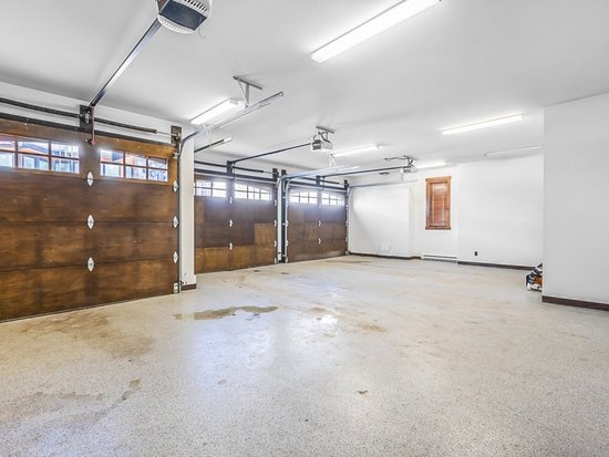 Big White 5 Bedroom Accommodation - Inuksuk Lodge - #4662