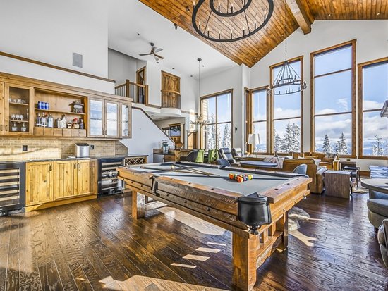 Big White 5 Bedroom Accommodation - Inuksuk Lodge - #4662