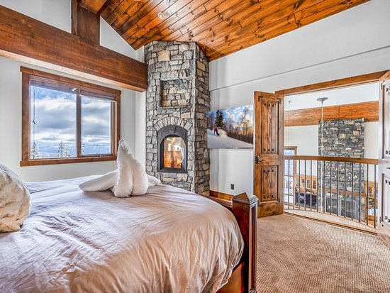 Big White 5 Bedroom Accommodation - Inuksuk Lodge - #4662