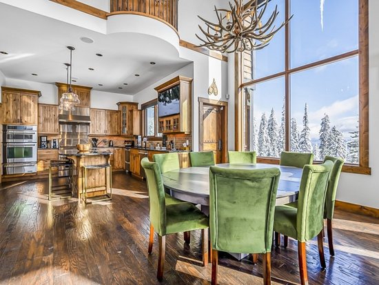 Big White 5 Bedroom Accommodation - Inuksuk Lodge - #4662