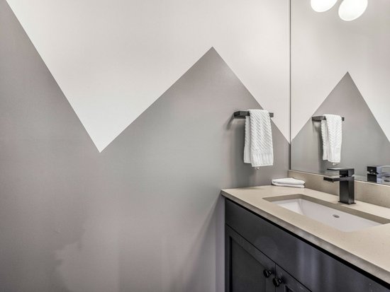 Big White 4 Bedroom Accommodation - Towering Pines - #4663