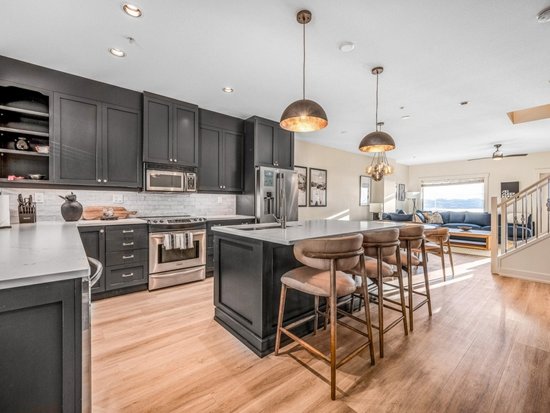 Big White 4 Bedroom Accommodation - Towering Pines - #4663