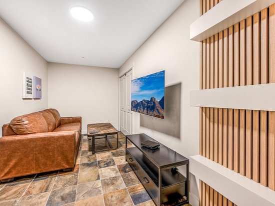 Big White 4 Bedroom Accommodation - Towering Pines - #4663