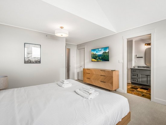 Big White 4 Bedroom Accommodation - Towering Pines - #4663