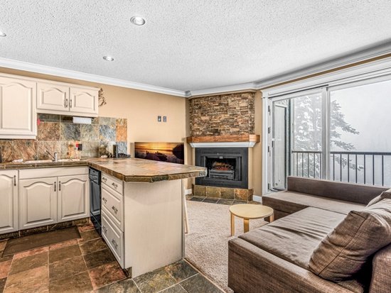 Big White 1 Bedroom Accommodation - Snow Ghost Inn - #4664