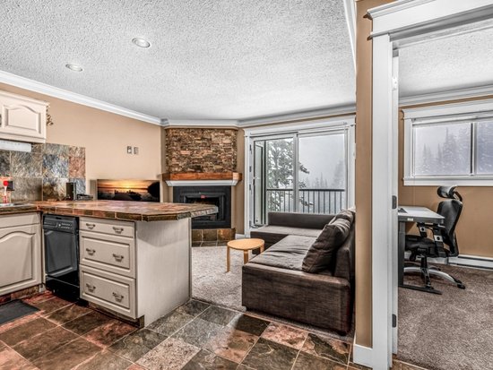 Big White 1 Bedroom Accommodation - Snow Ghost Inn - #4664