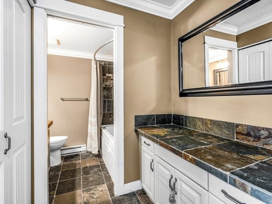 Big White 1 Bedroom Accommodation - Snow Ghost Inn - #4664