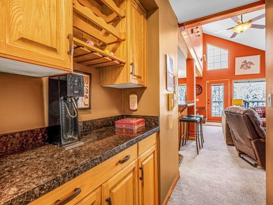 Big White 5 Bedroom Accommodation - Fresh Tracks Retreat - #4665