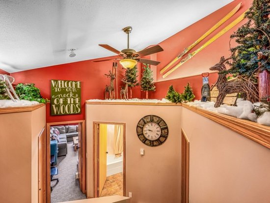 Big White 5 Bedroom Accommodation - Fresh Tracks Retreat - #4665