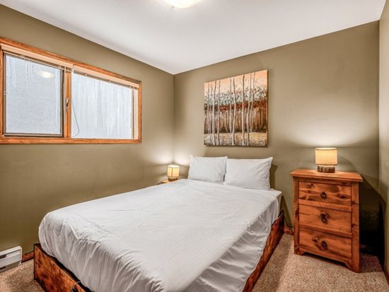 Big White 5 Bedroom Accommodation - Fresh Tracks Retreat - #4665