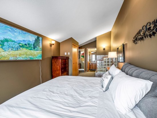 Big White 5 Bedroom Accommodation - Fresh Tracks Retreat - #4665