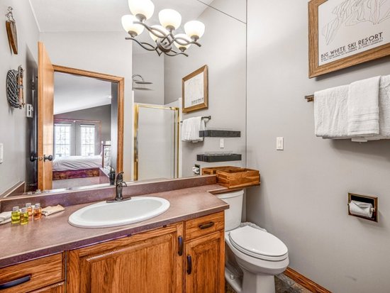 Big White 5 Bedroom Accommodation - Fresh Tracks Retreat - #4665