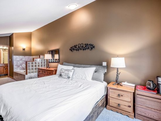 Big White 5 Bedroom Accommodation - Fresh Tracks Retreat - #4665