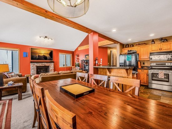 Big White 5 Bedroom Accommodation - Fresh Tracks Retreat - #4665