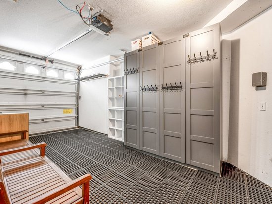 Big White 5 Bedroom Accommodation - Fresh Tracks Retreat - #4665