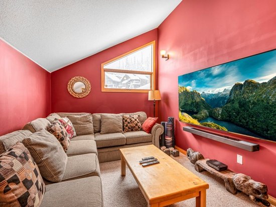 Big White 5 Bedroom Accommodation - Fresh Tracks Retreat - #4665