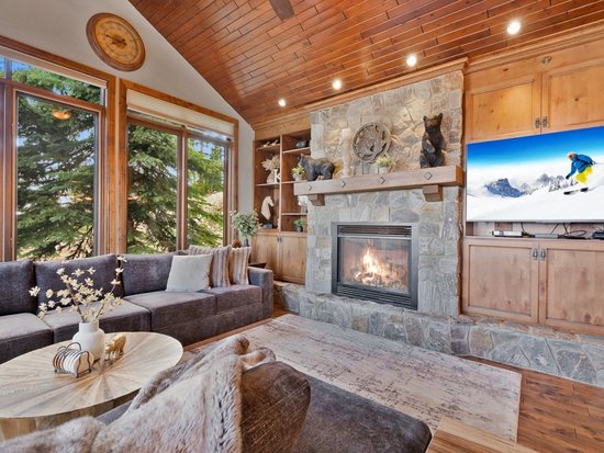 Big White 4 Bedroom Accommodation - Snow Therapy - #4666