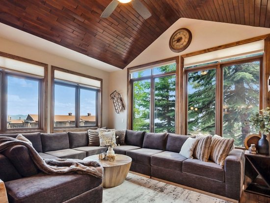 Big White 4 Bedroom Accommodation - Snow Therapy - #4666