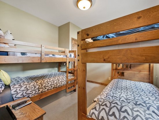 Big White 4 Bedroom Accommodation - Snow Therapy - #4666