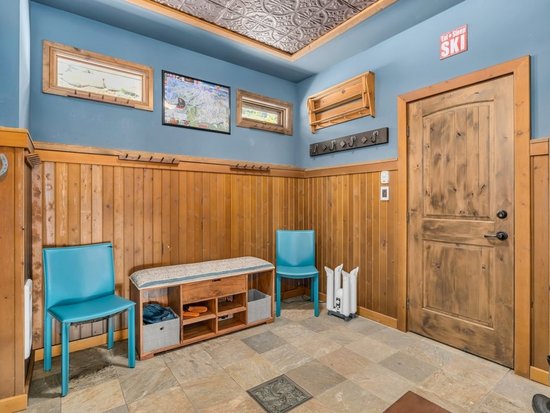 Big White 4 Bedroom Accommodation - Snow Therapy - #4666