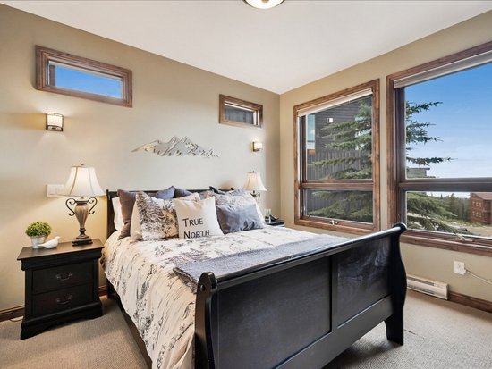 Big White 4 Bedroom Accommodation - Snow Therapy - #4666