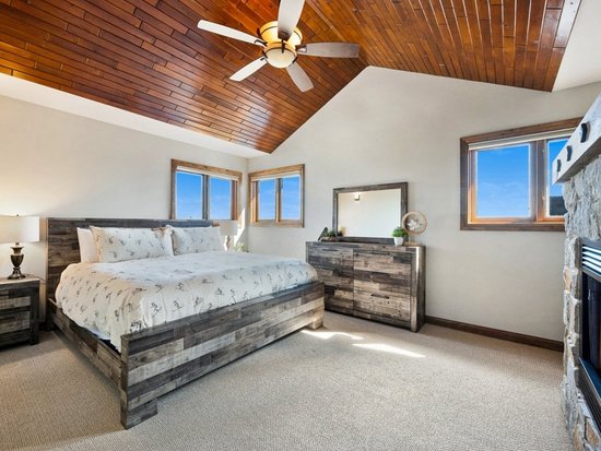 Big White 4 Bedroom Accommodation - Snow Therapy - #4666