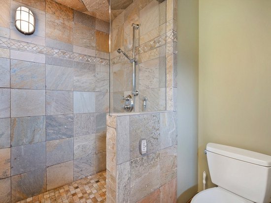 Big White 4 Bedroom Accommodation - Snow Therapy - #4666