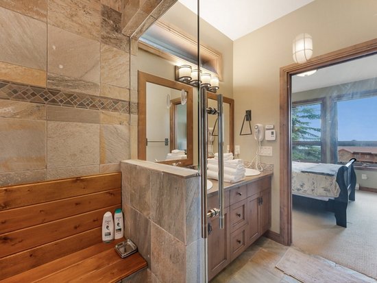 Big White 4 Bedroom Accommodation - Snow Therapy - #4666