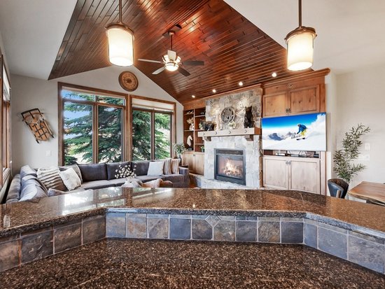 Big White 4 Bedroom Accommodation - Snow Therapy - #4666