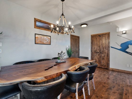 Big White 4 Bedroom Accommodation - Snow Therapy - #4666