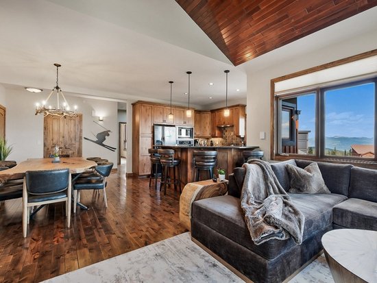 Big White 4 Bedroom Accommodation - Snow Therapy - #4666