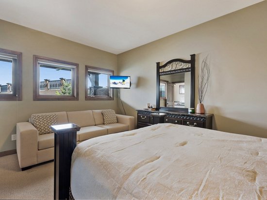 Big White 4 Bedroom Accommodation - Snow Therapy - #4666