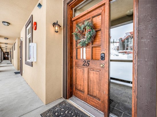 Big White 2 Bedroom Accommodation - Southpoint - #4667