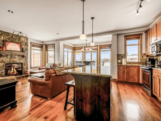 Big White 2 Bedroom Accommodation - Southpoint - #4667