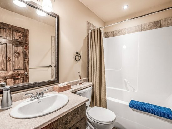 Big White 2 Bedroom Accommodation - Southpoint - #4667