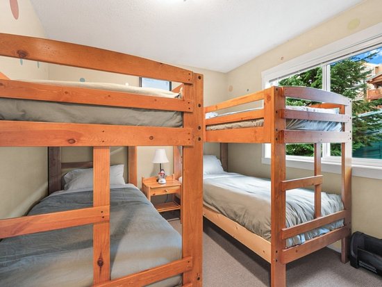 Big White 4 Bedroom Accommodation - Snowy Escape - #4669