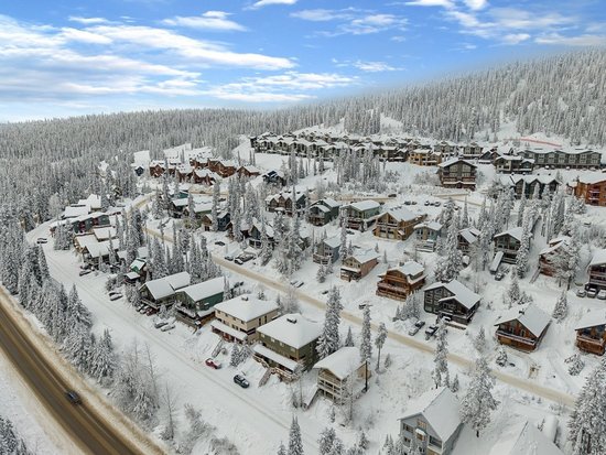 Big White 4 Bedroom Accommodation - Snowy Escape - #4669