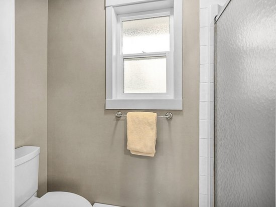 Big White 4 Bedroom Accommodation - Snowy Escape - #4669