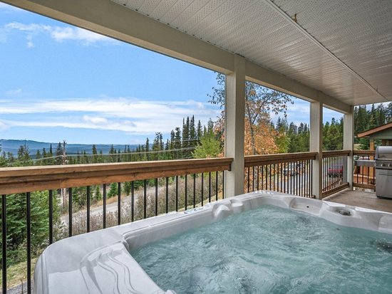 Big White 4 Bedroom Accommodation - Snowy Escape - #4669