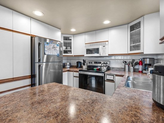 Big White 4 Bedroom Accommodation - Snowy Escape - #4669