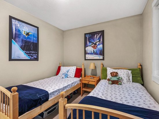 Big White 4 Bedroom Accommodation - Snowy Escape - #4669