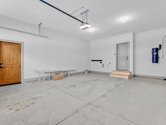 Big White 5 Bedroom Accommodation - Grizzly Ridge Trail - #4670