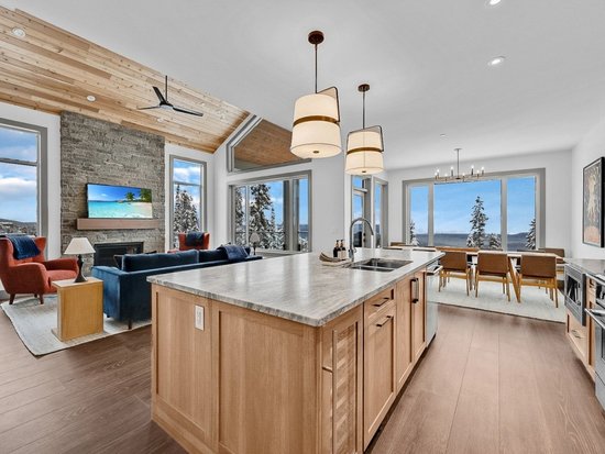 Big White 5 Bedroom Accommodation - Grizzly Ridge Trail - #4670