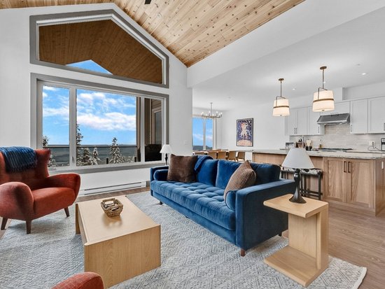 Big White 5 Bedroom Accommodation - Grizzly Ridge Trail - #4670