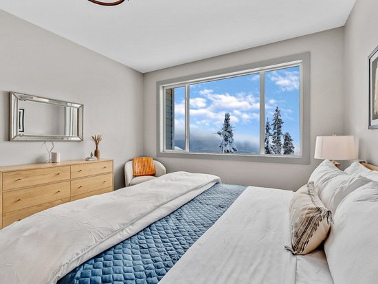 Big White 5 Bedroom Accommodation - Grizzly Ridge Trail - #4670
