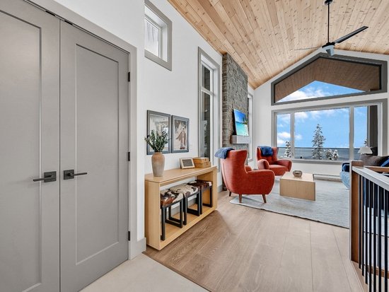 Big White 5 Bedroom Accommodation - Grizzly Ridge Trail - #4670