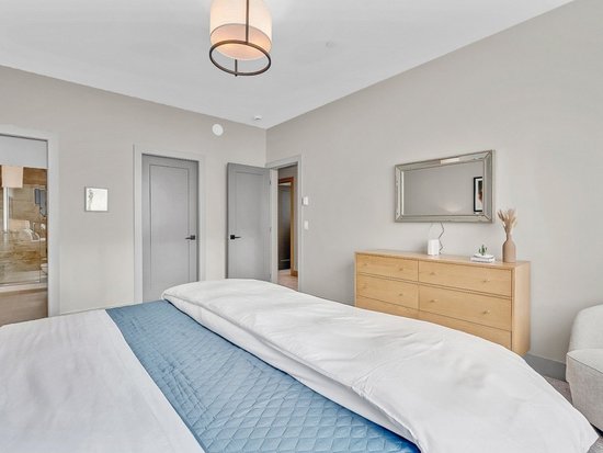 Big White 5 Bedroom Accommodation - Grizzly Ridge Trail - #4670