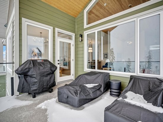Big White 5 Bedroom Accommodation - Grizzly Ridge Trail - #4670